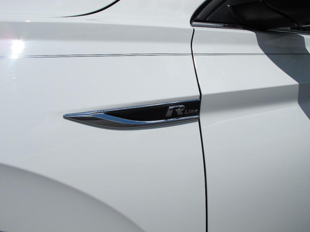 2019 Volkswagen Jetta R-LINE photo