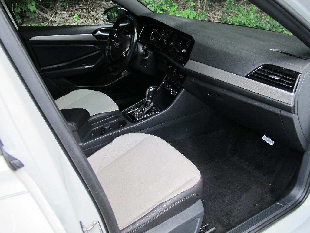 2019 Volkswagen Jetta R-LINE photo