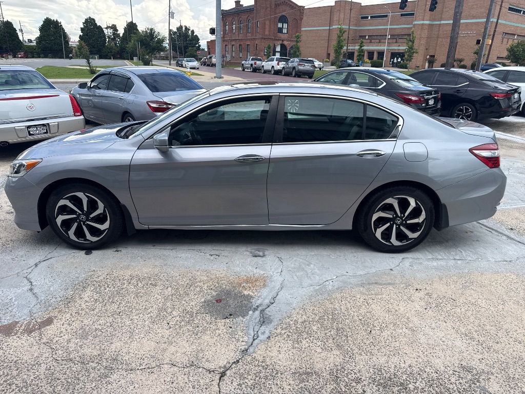 2017 Honda Accord - $16,995