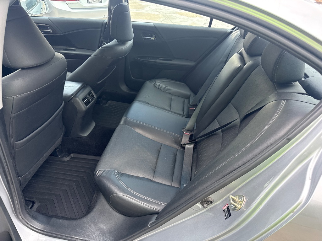 2017 Honda Accord - $16,995