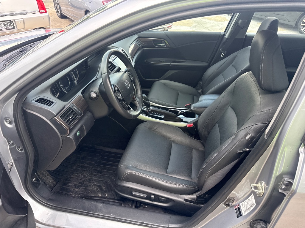 2017 Honda Accord - $16,995
