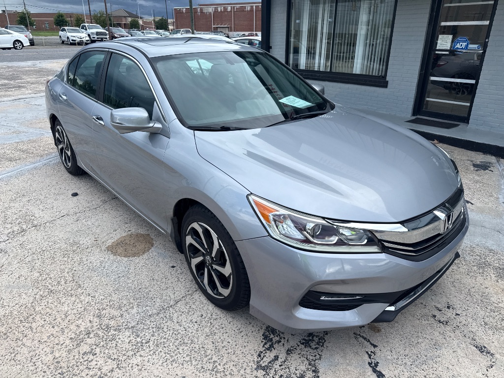 2017 Honda Accord - $16,995