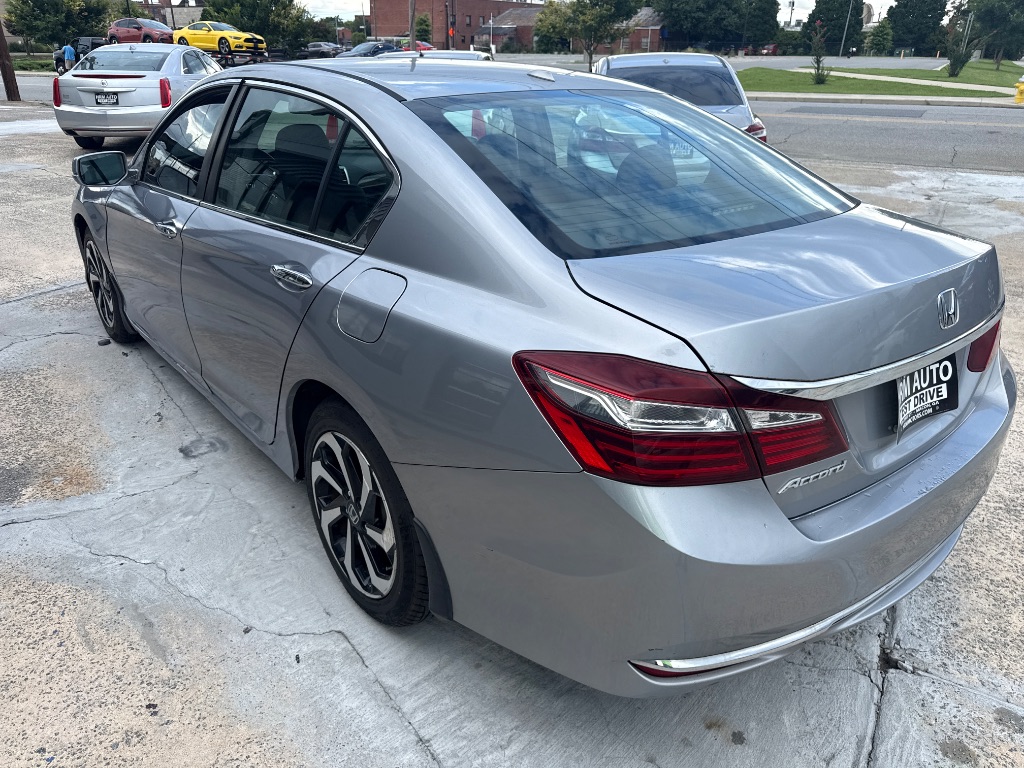 2017 Honda Accord - $16,995