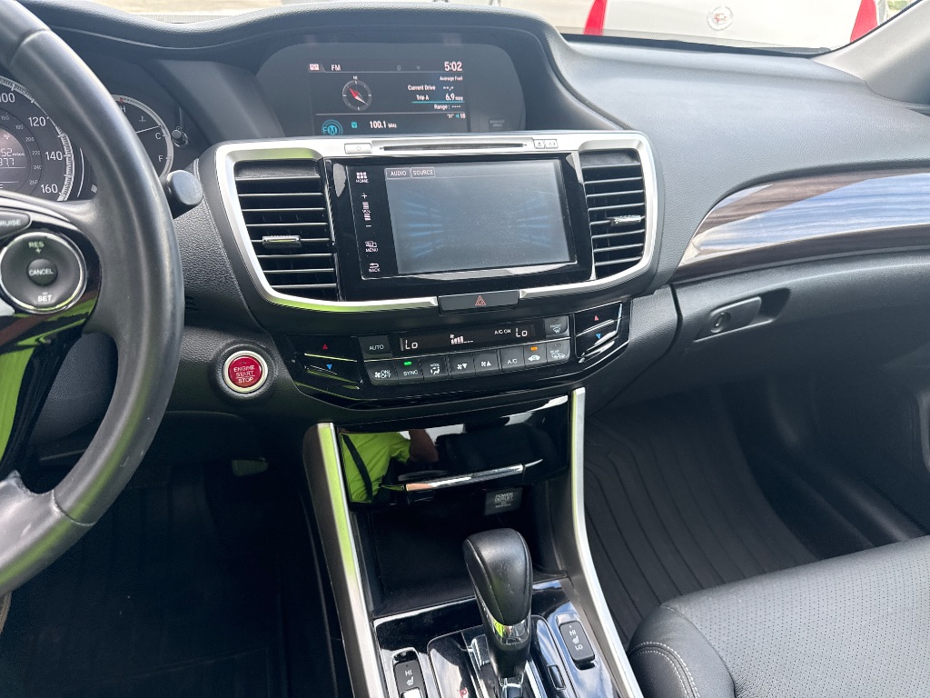 2017 Honda Accord - $16,995