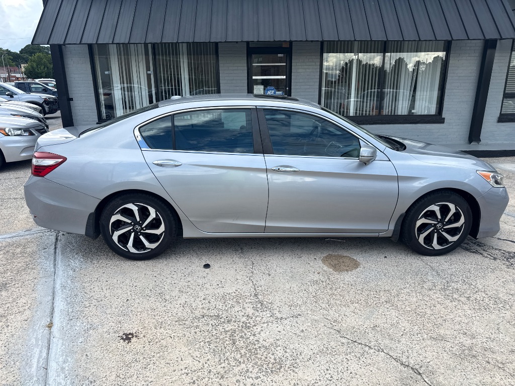 2017 Honda Accord - $16,995