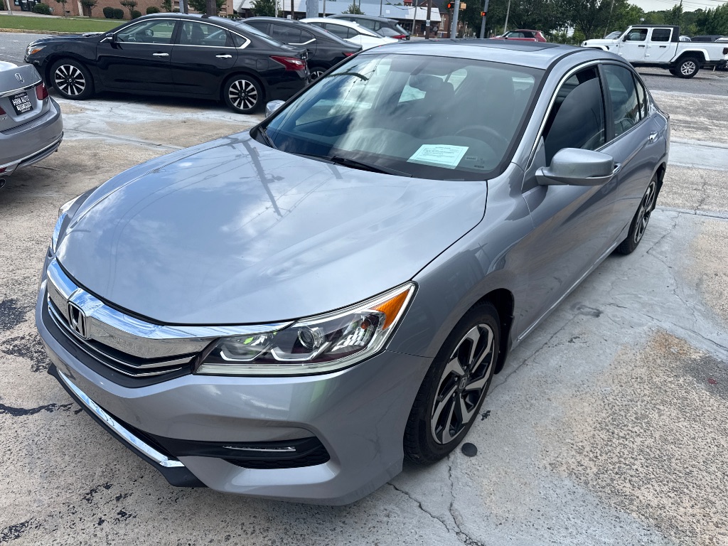 2017 Honda Accord - $16,995