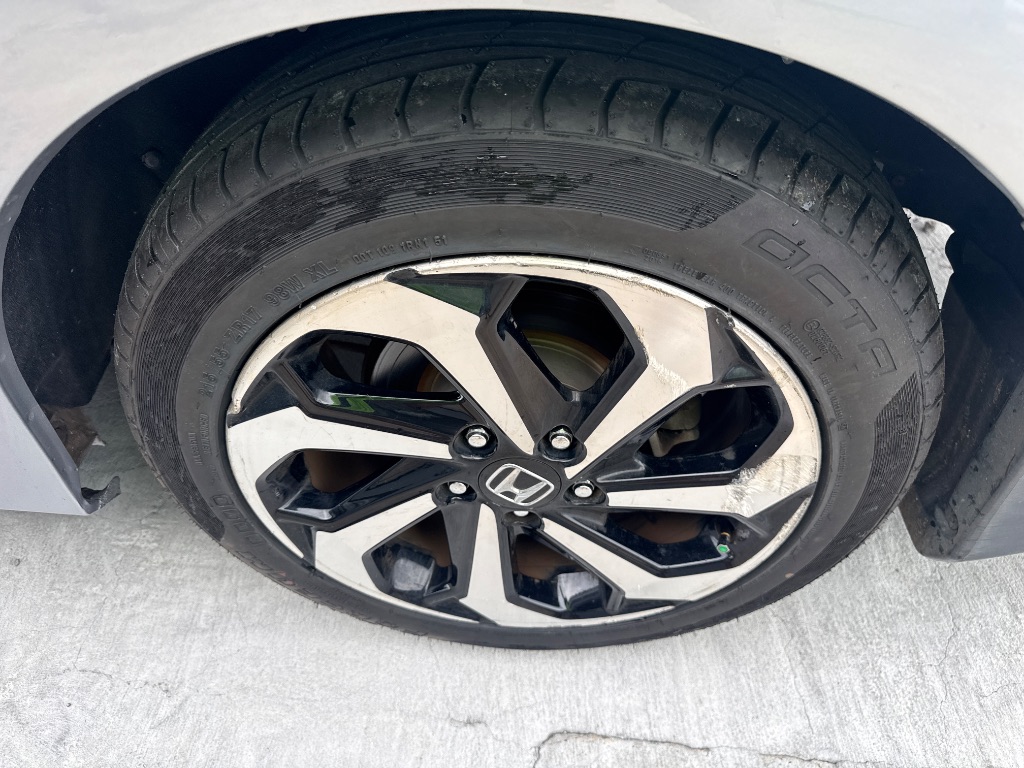 2017 Honda Accord - $16,995