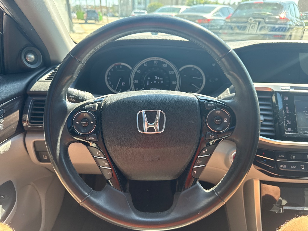 2017 Honda Accord - $15,995