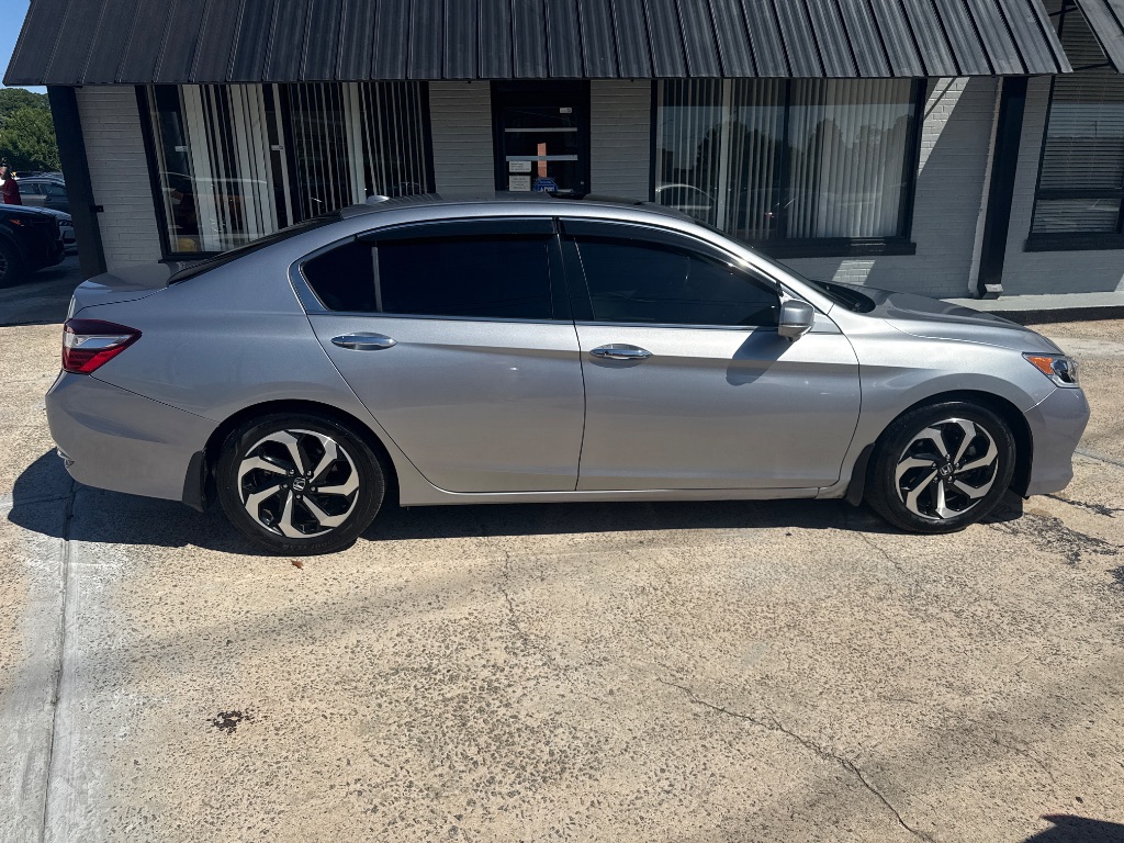 2017 Honda Accord - $15,995
