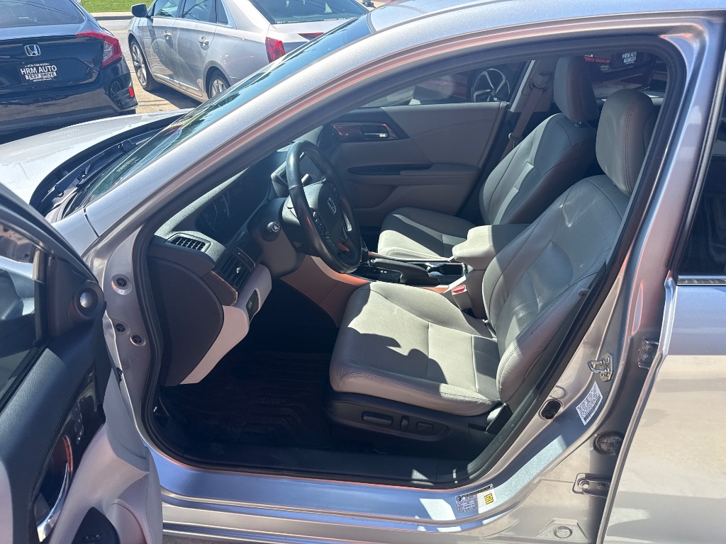 2017 Honda Accord - $15,995