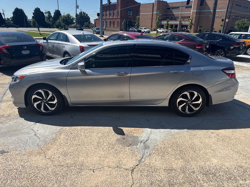2017 Honda Accord - $15,995