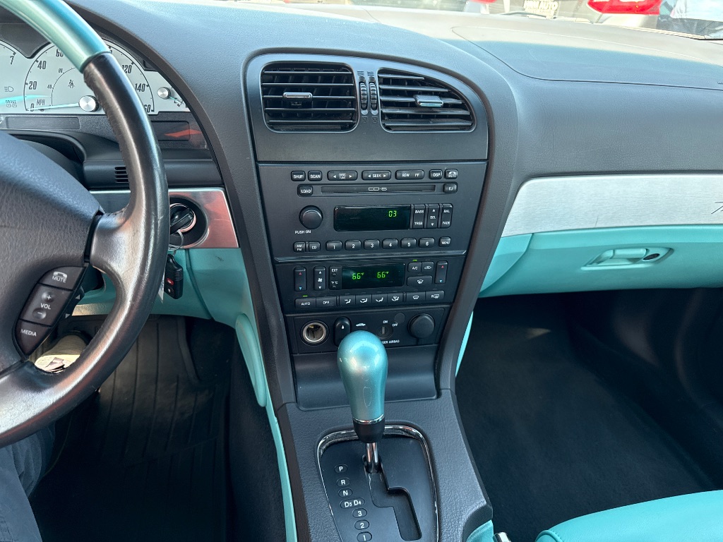 2002 Ford Thunderbird Deluxe photo