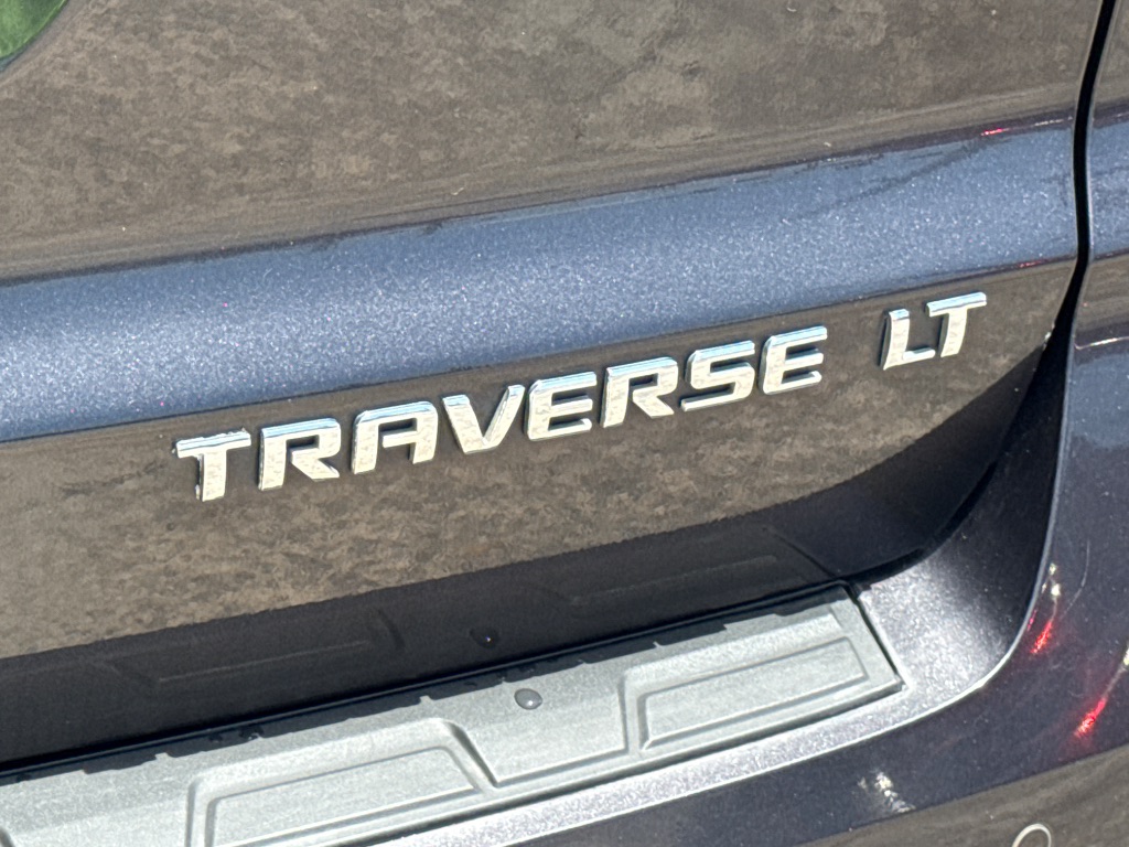 2013 Chevrolet Traverse LT photo
