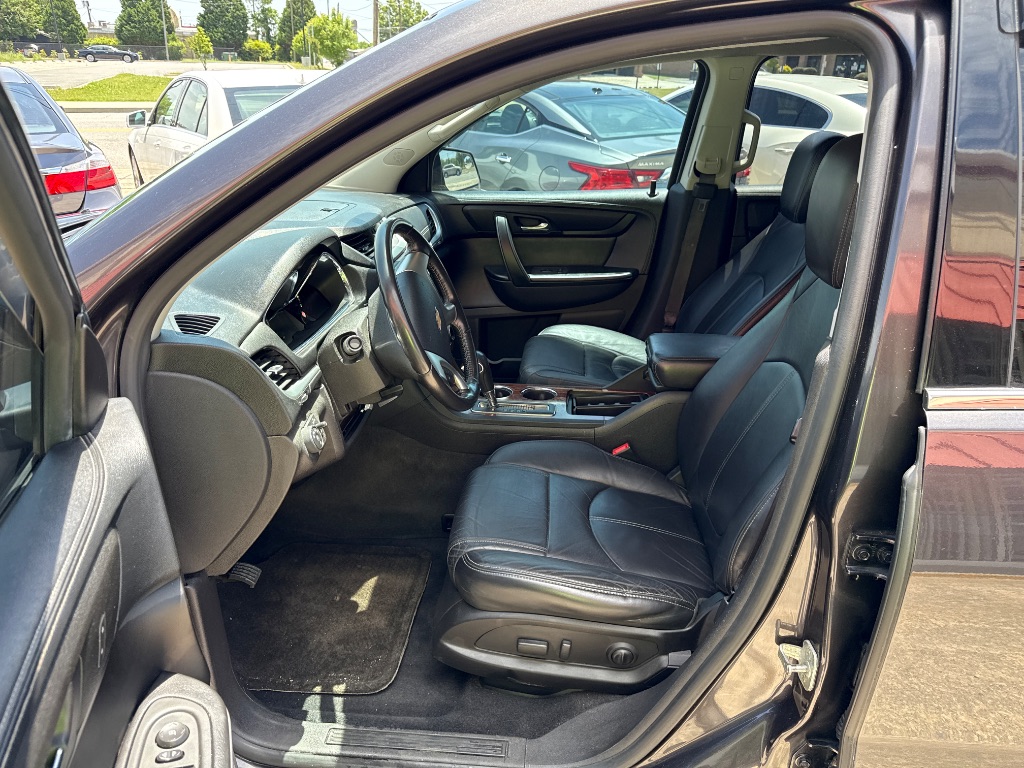 2013 Chevrolet Traverse LT photo