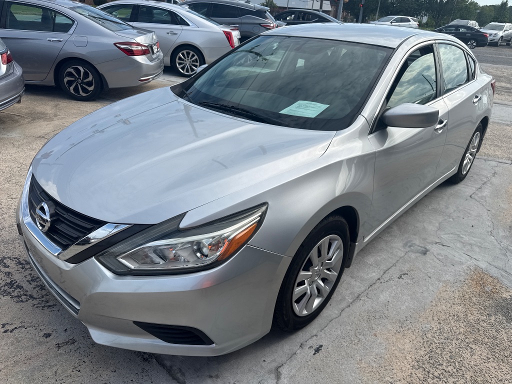 2017 Nissan Altima - $8,995