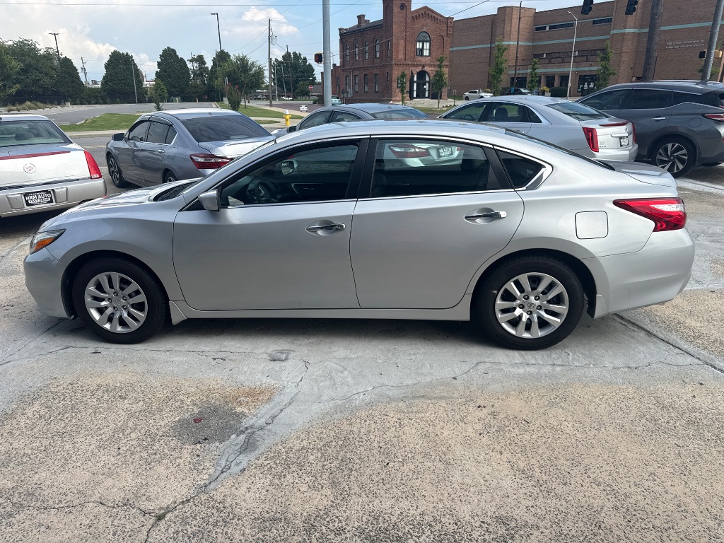 2017 Nissan Altima - $8,995