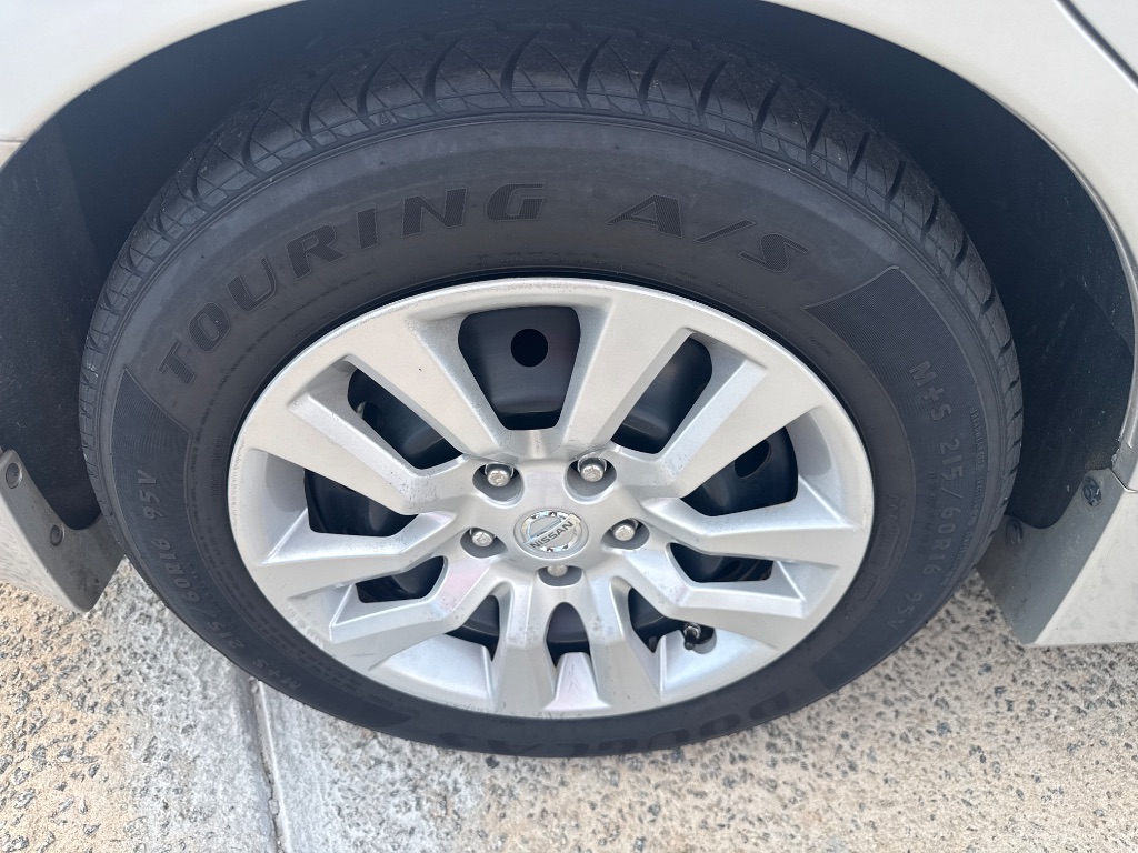 2017 Nissan Altima - $8,995