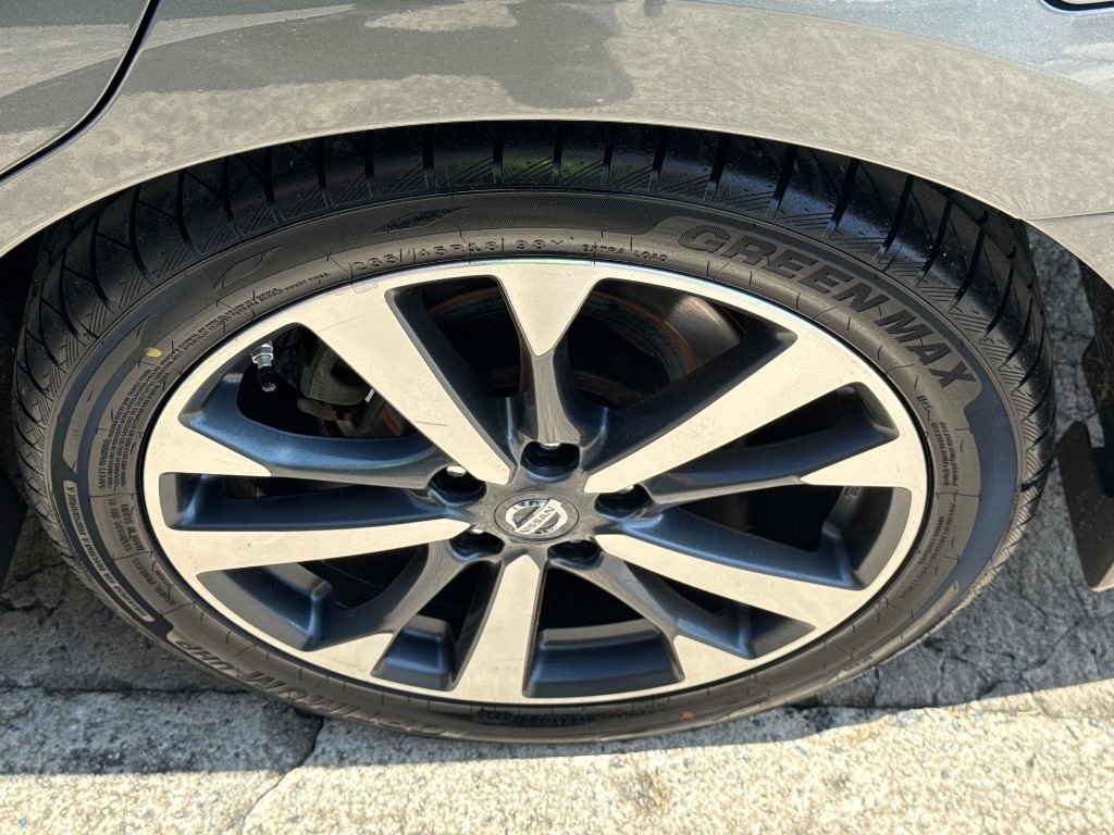 2017 Nissan Altima SR photo