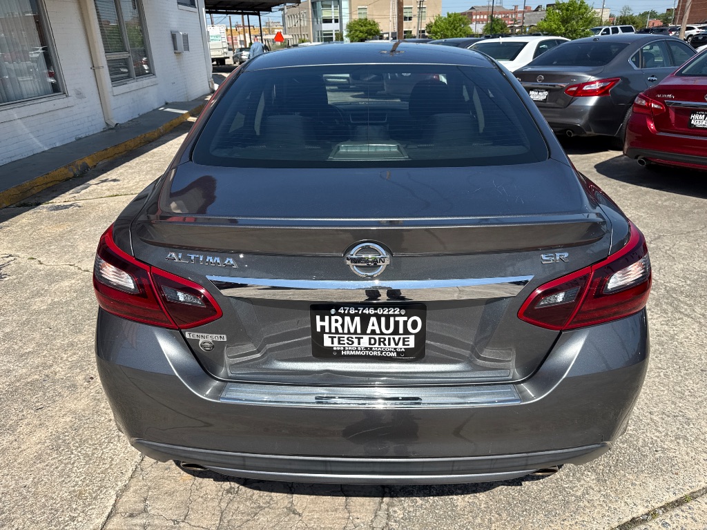 2017 Nissan Altima SR photo