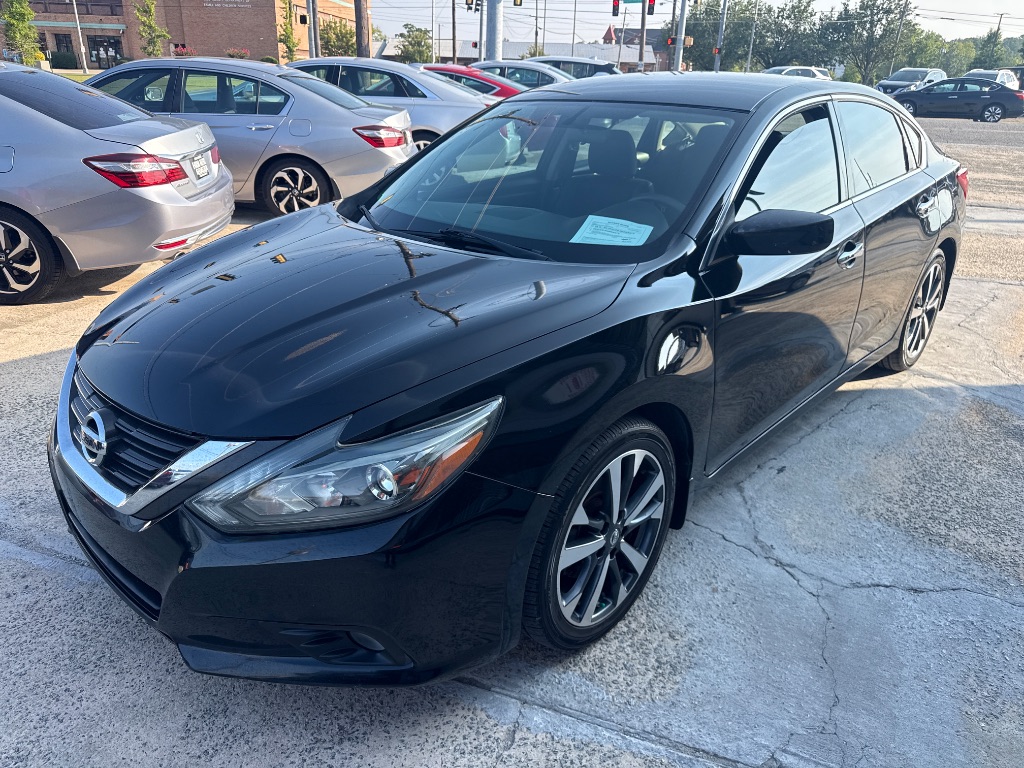 2016 Nissan Altima - $10,995