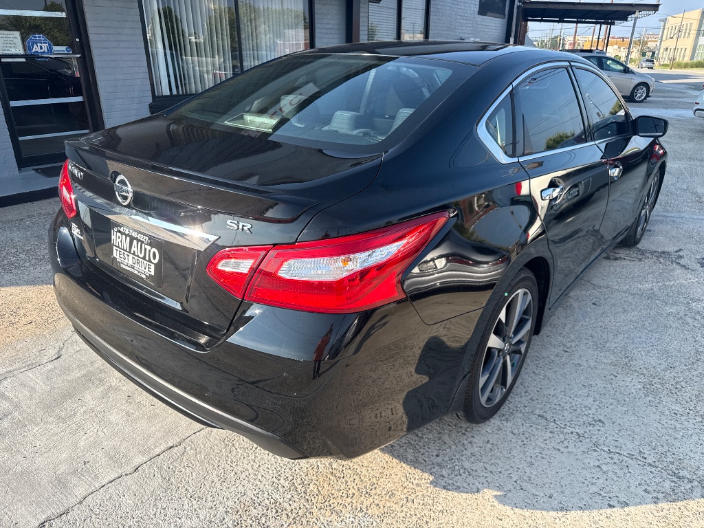 2016 Nissan Altima - $10,995