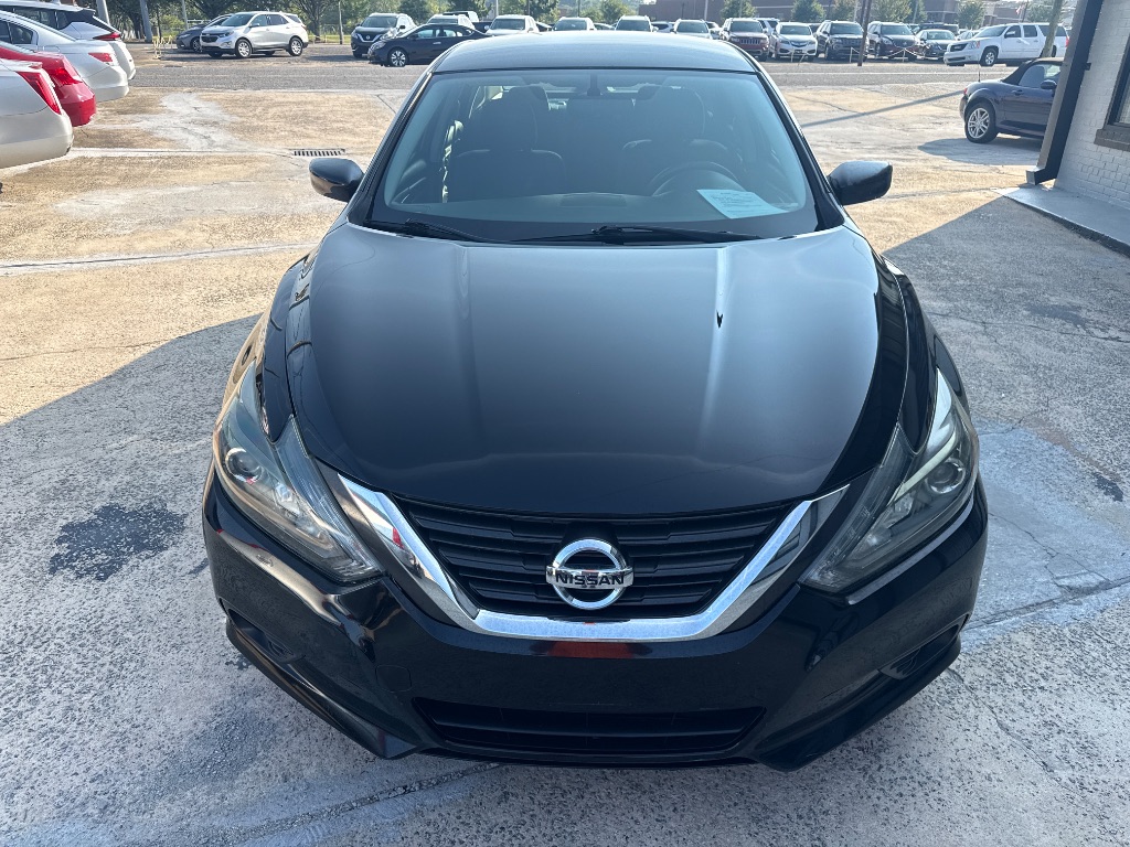 2016 Nissan Altima - $10,995