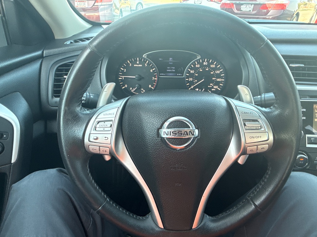 2016 Nissan Altima - $10,995