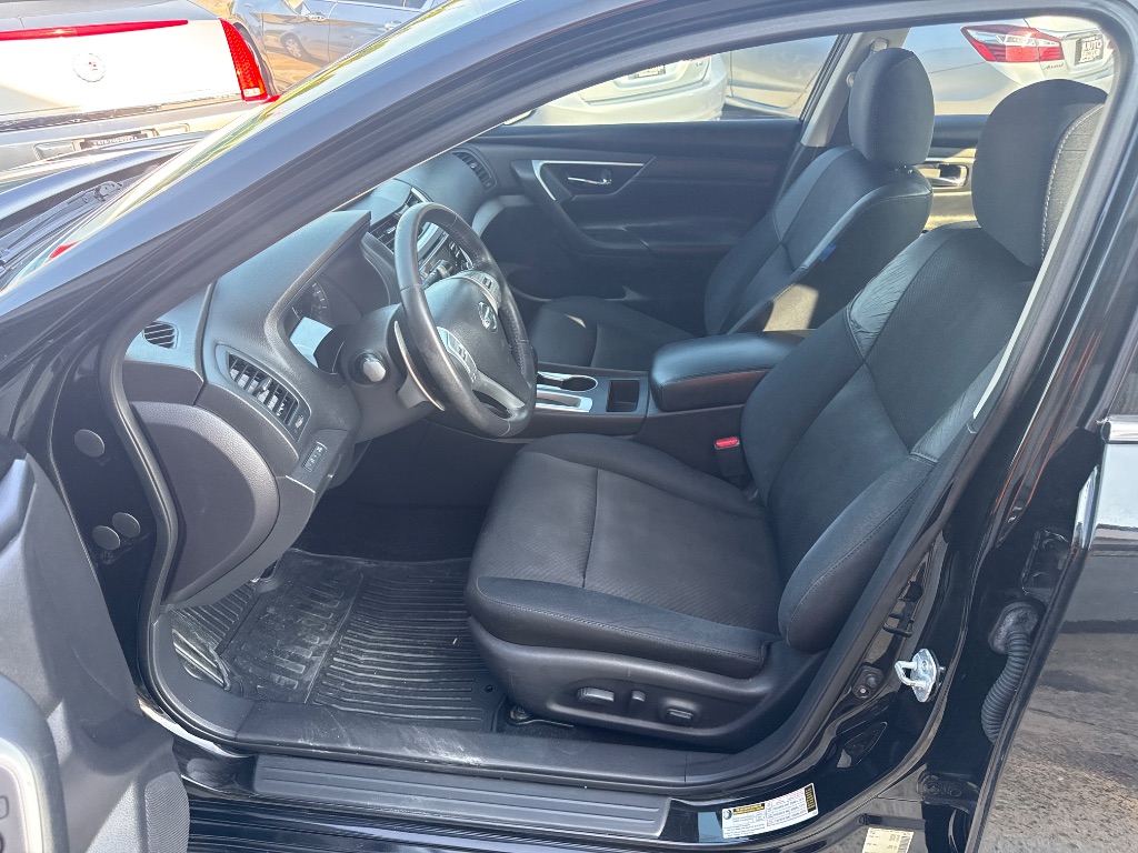 2016 Nissan Altima - $10,995