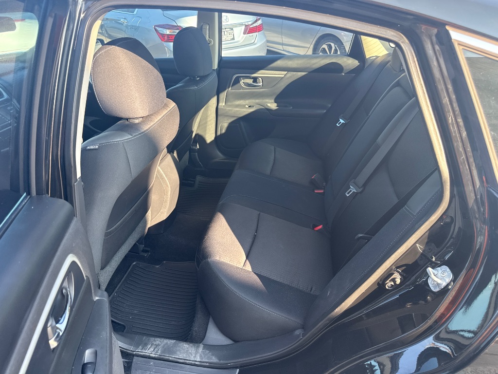2016 Nissan Altima - $10,995
