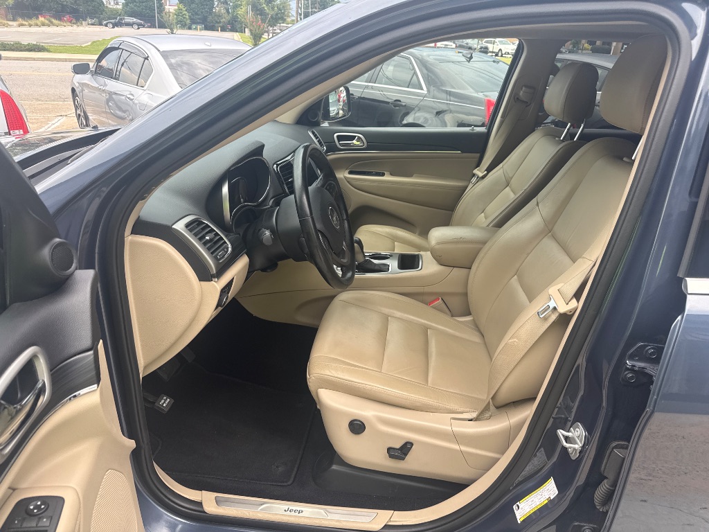 2020 Jeep Cherokee - $18,995