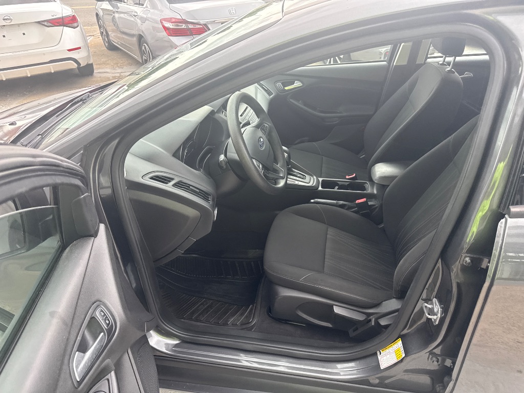 2017 Ford Focus - $6,995