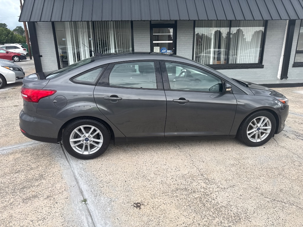 2017 Ford Focus - $6,995