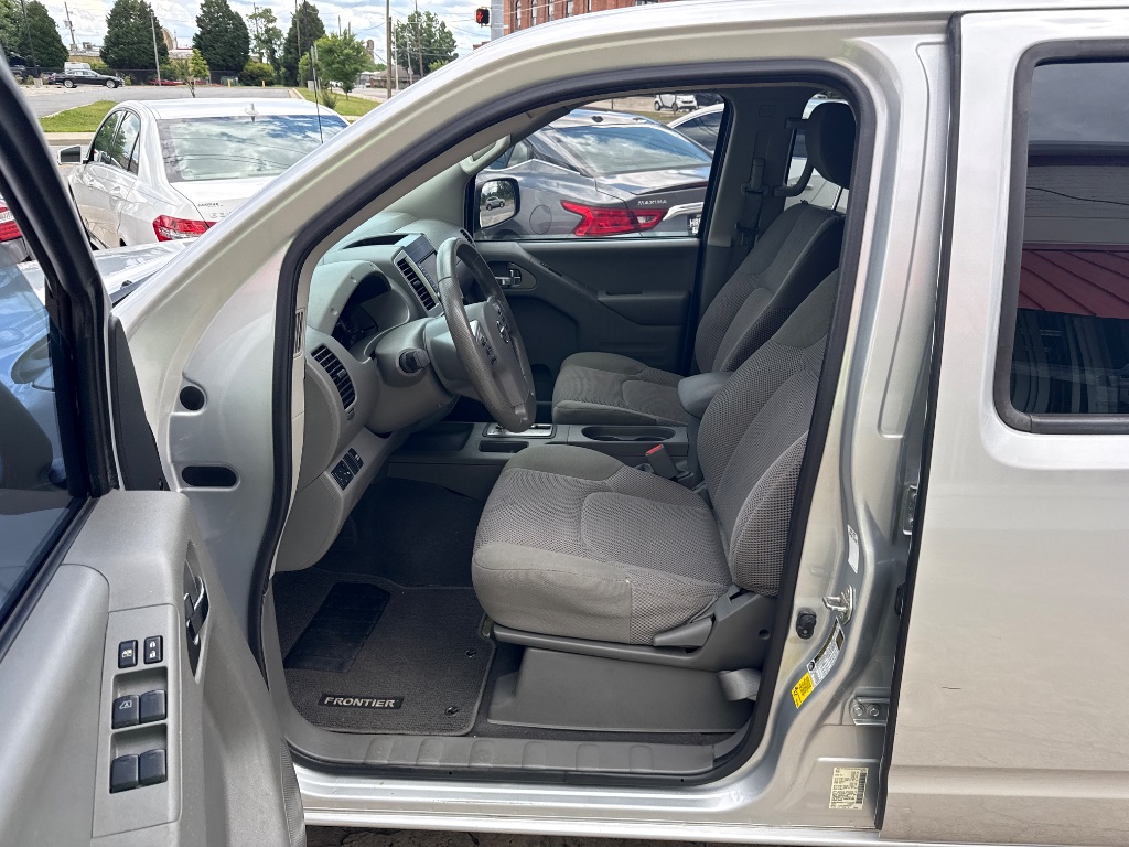 2019 Nissan Frontier SV photo