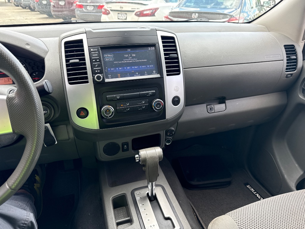 2019 Nissan Frontier SV photo