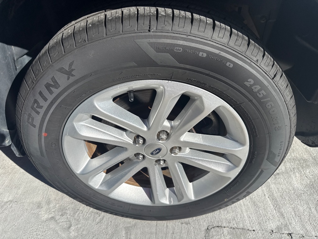 2017 Ford Explorer - $9,995