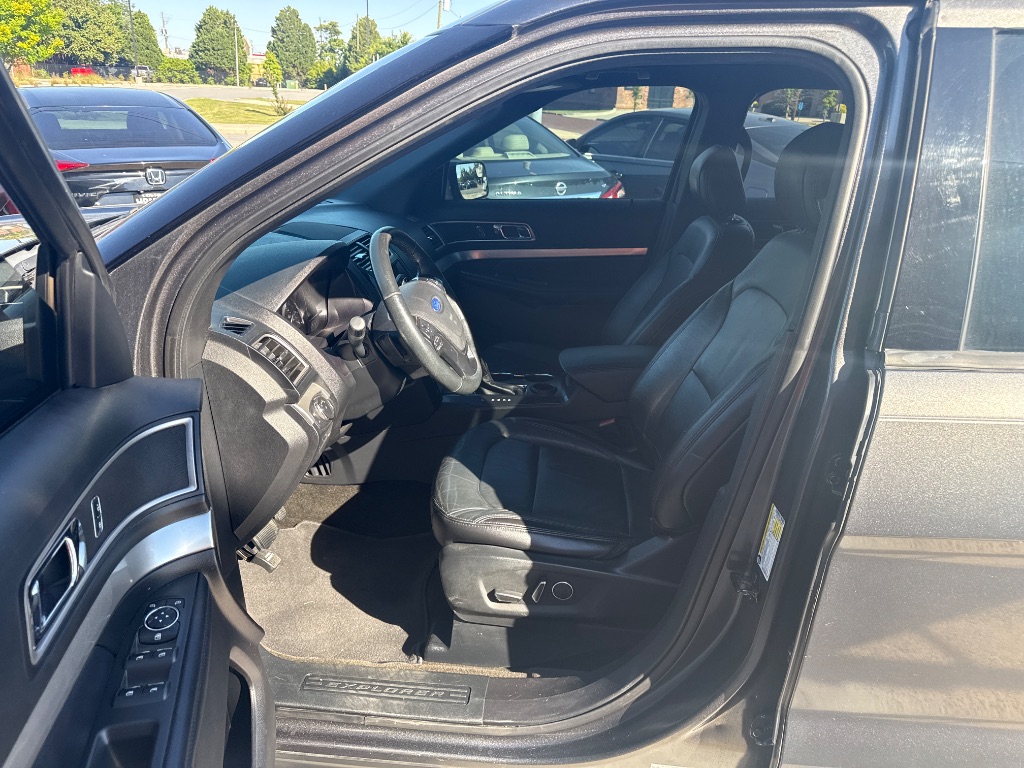 2017 Ford Explorer - $9,995
