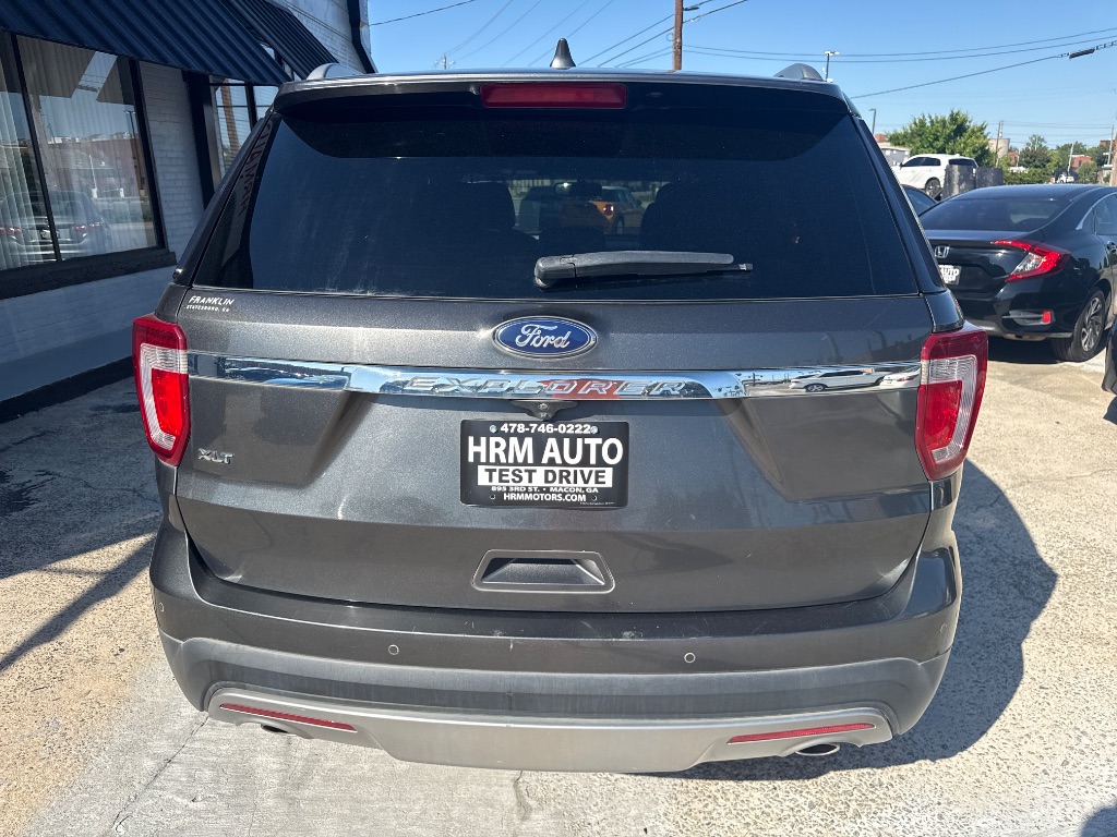2017 Ford Explorer - $9,995