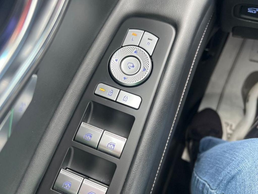 2025 Genesis GV80 - $38,794