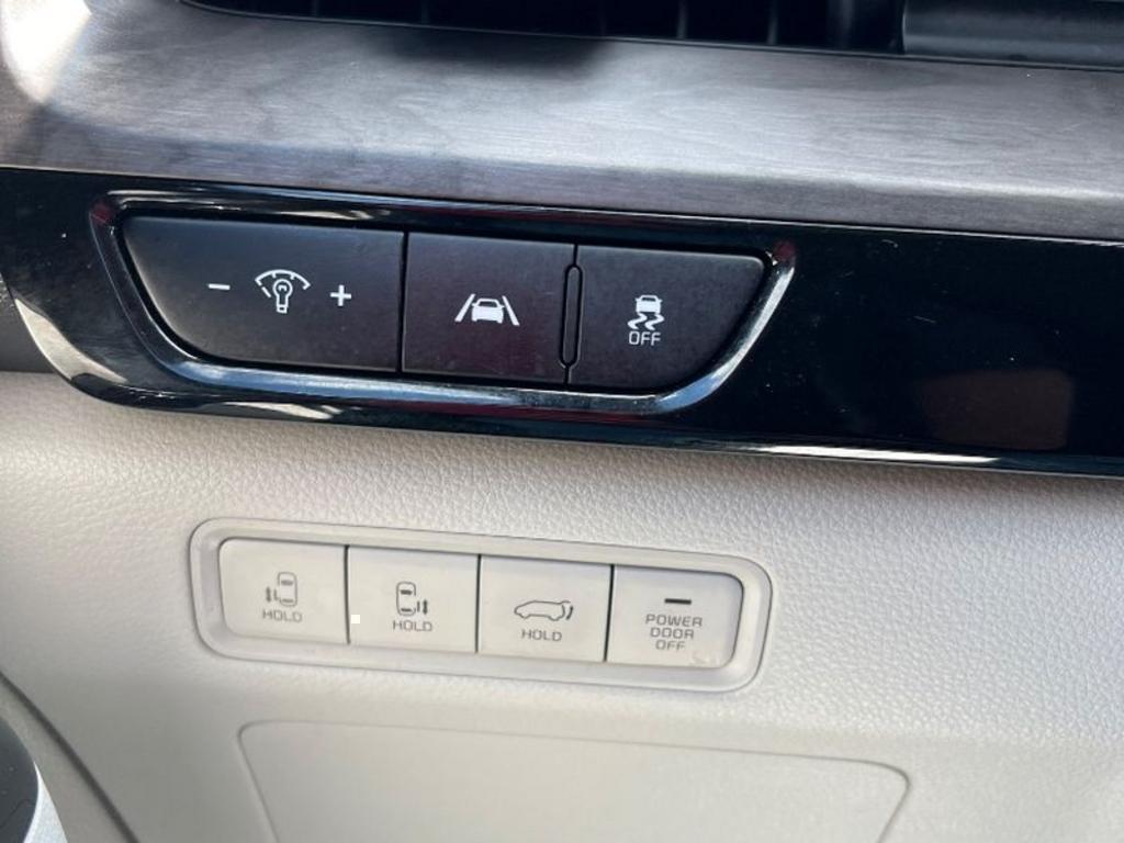 2024 Kia Carnival - $35,500