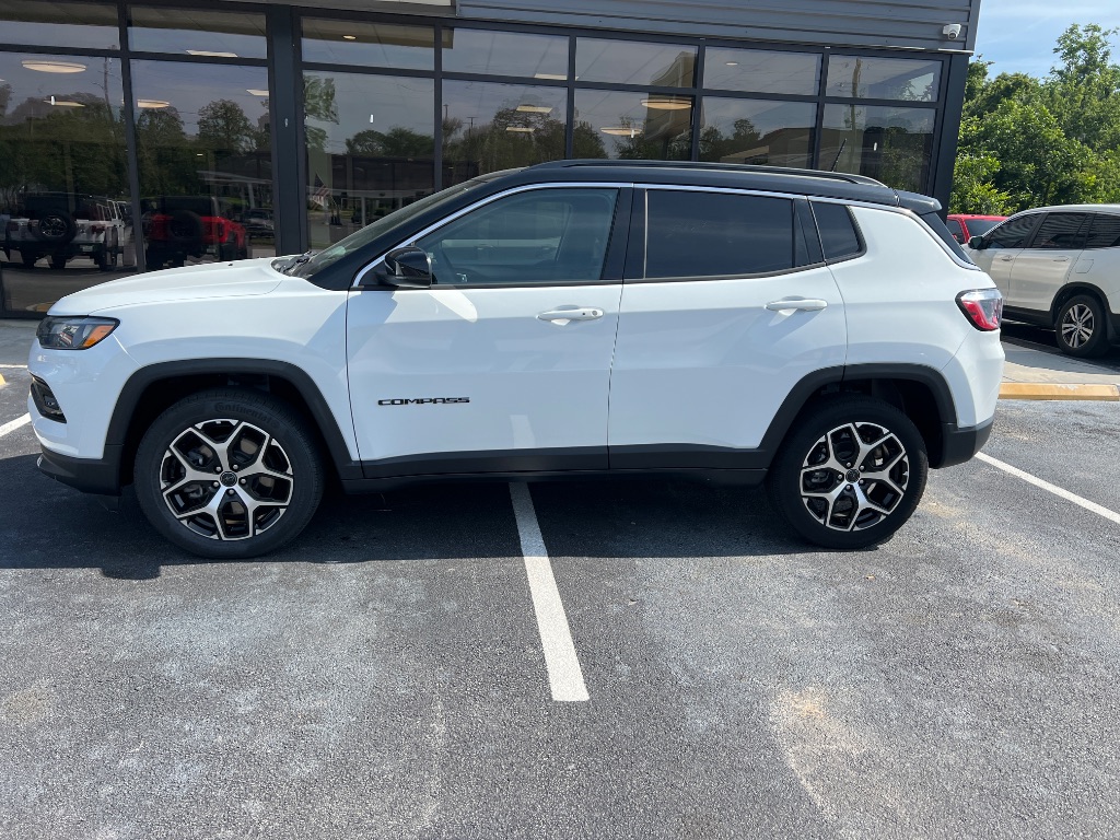 2025 Jeep Compass - $28,594
