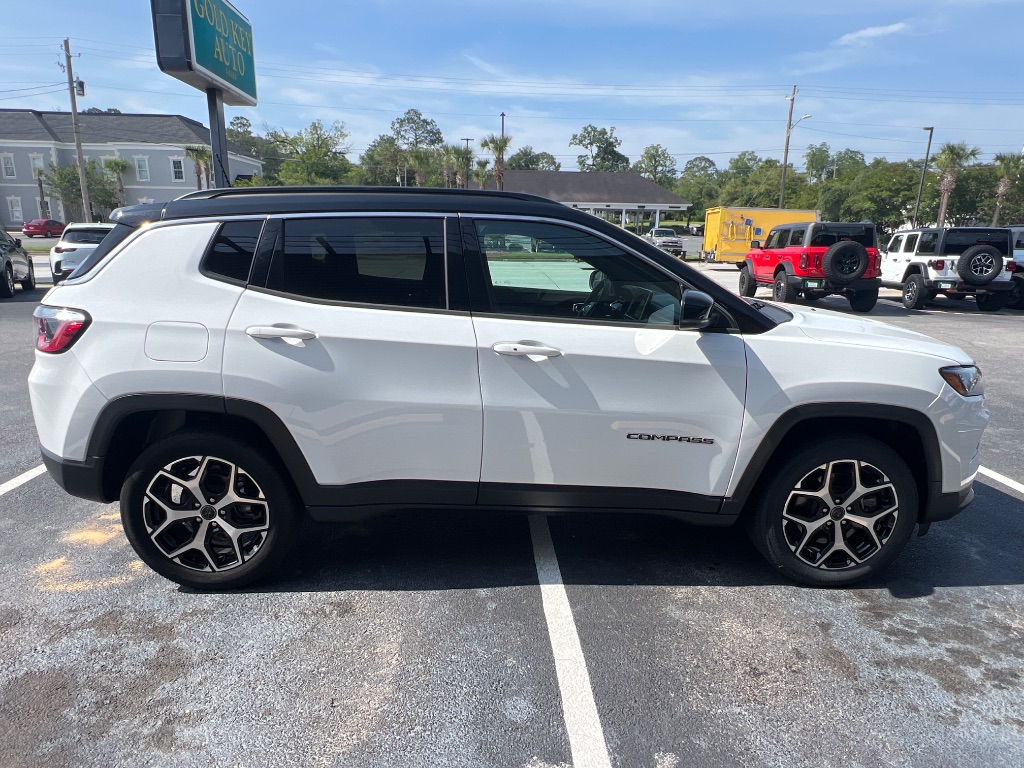 2025 Jeep Compass - $28,594