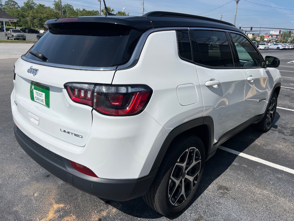 2025 Jeep Compass - $28,594