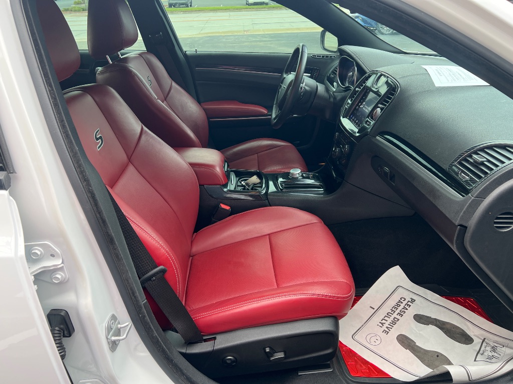 2021 Chrysler 300 - $26,794