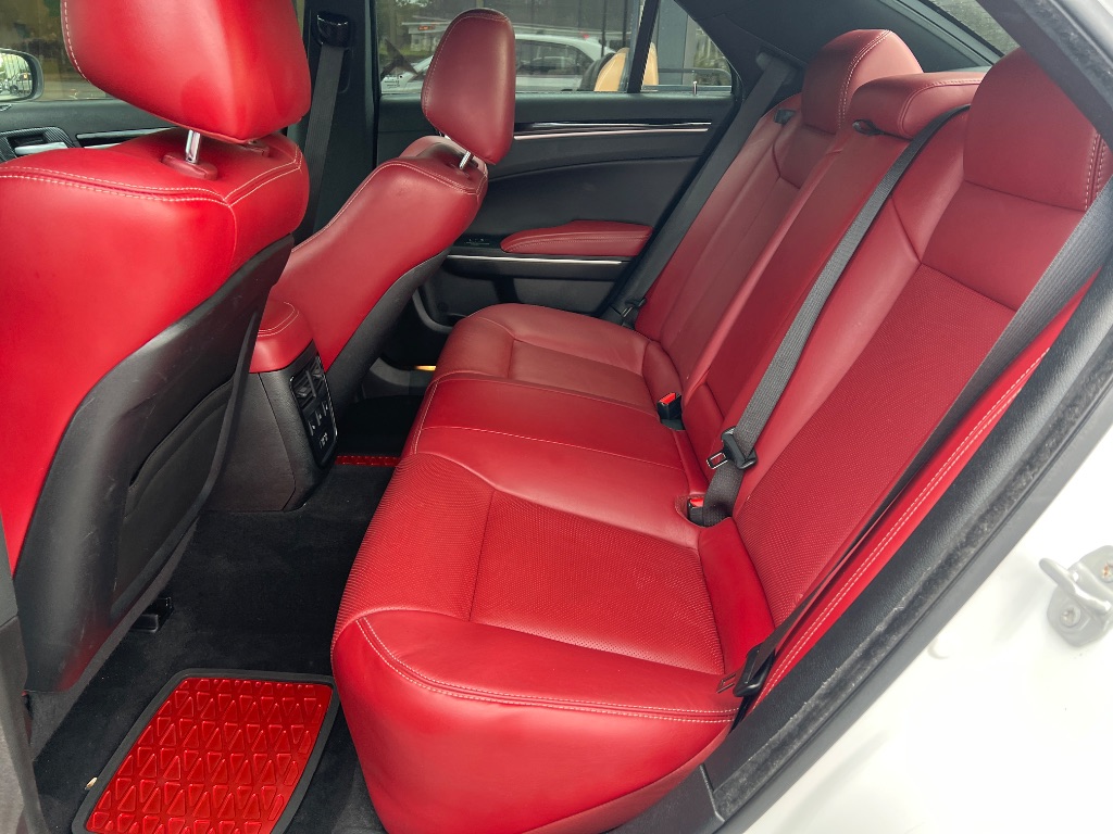 2021 Chrysler 300 - $26,794