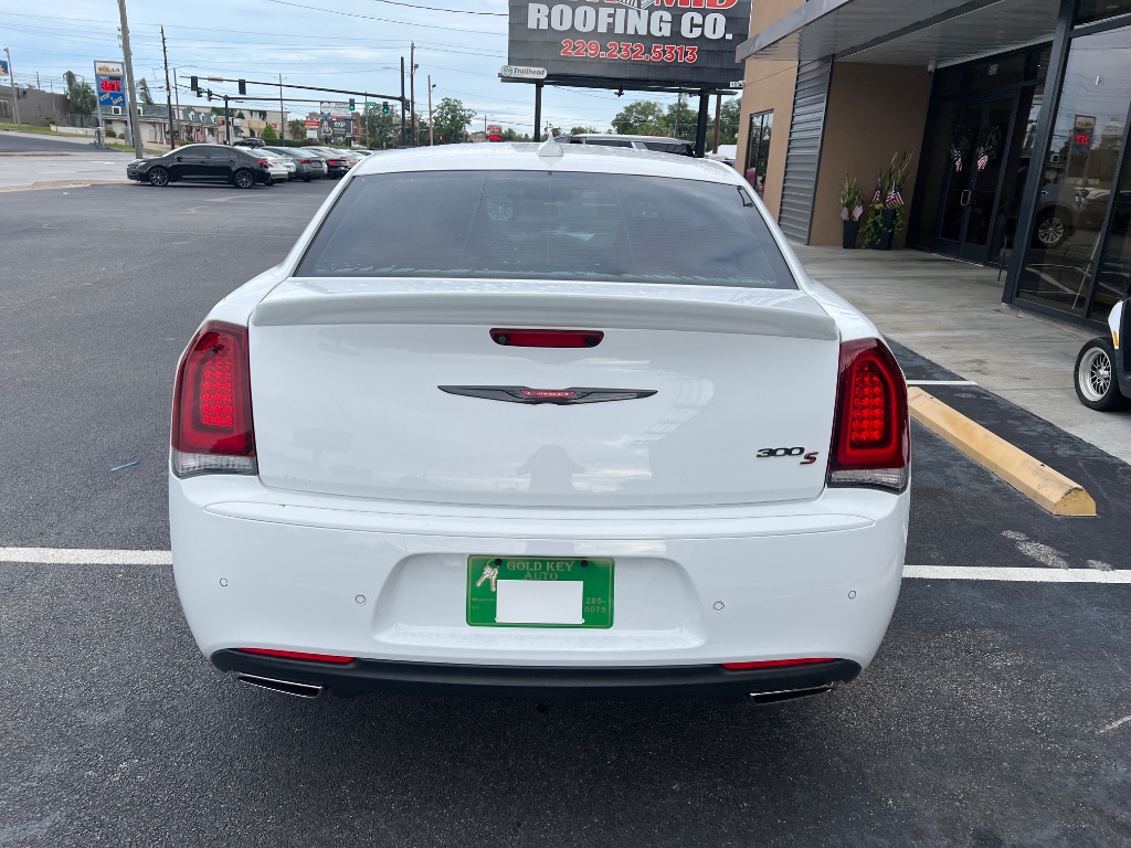 2021 Chrysler 300 - $26,794