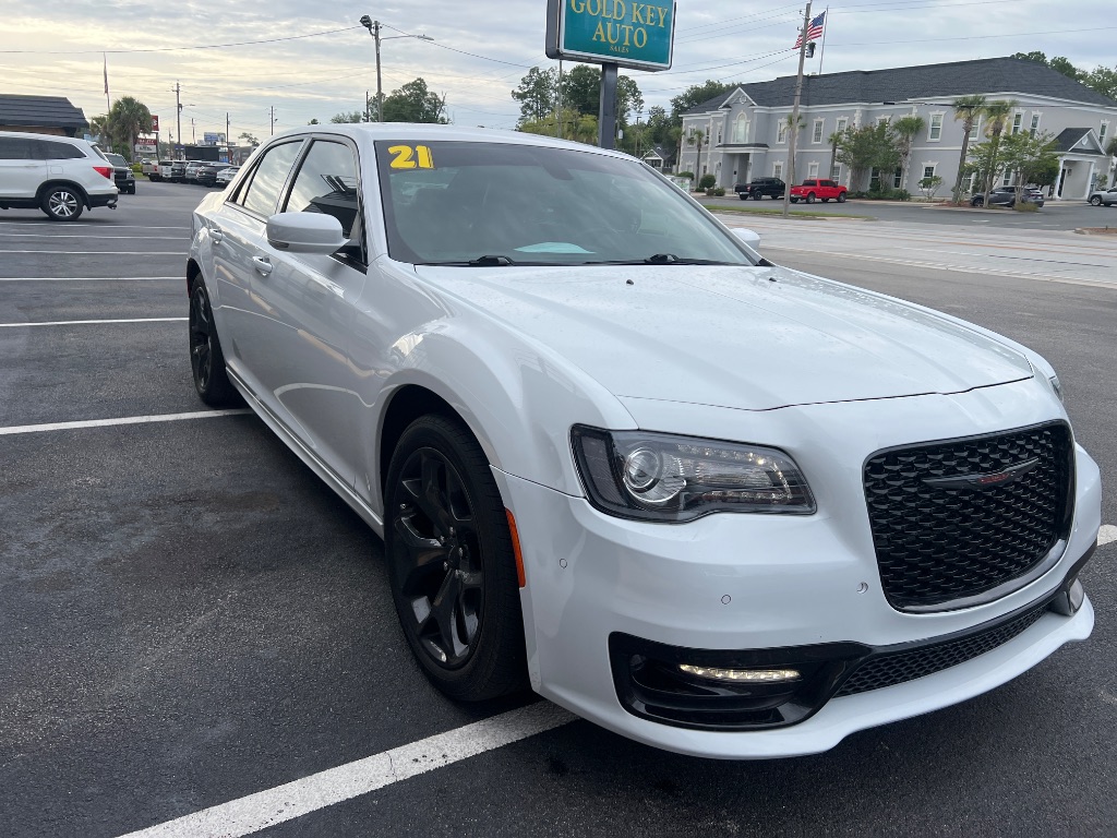 2021 Chrysler 300 - $26,794