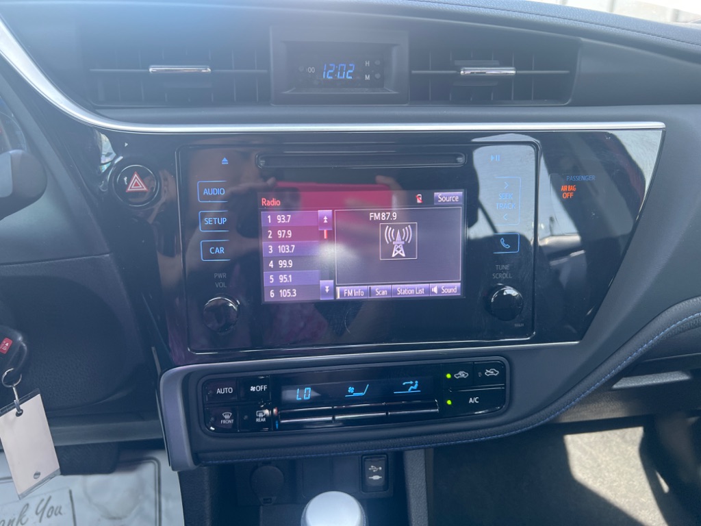 2018 Toyota Corolla SE photo