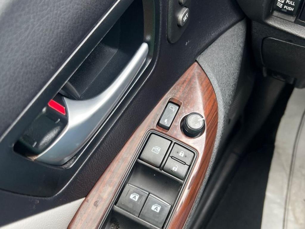 2018 Toyota Sienna - $21,794