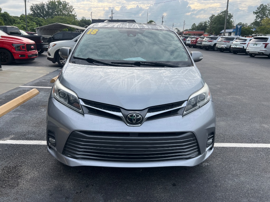 2018 Toyota Sienna - $21,794