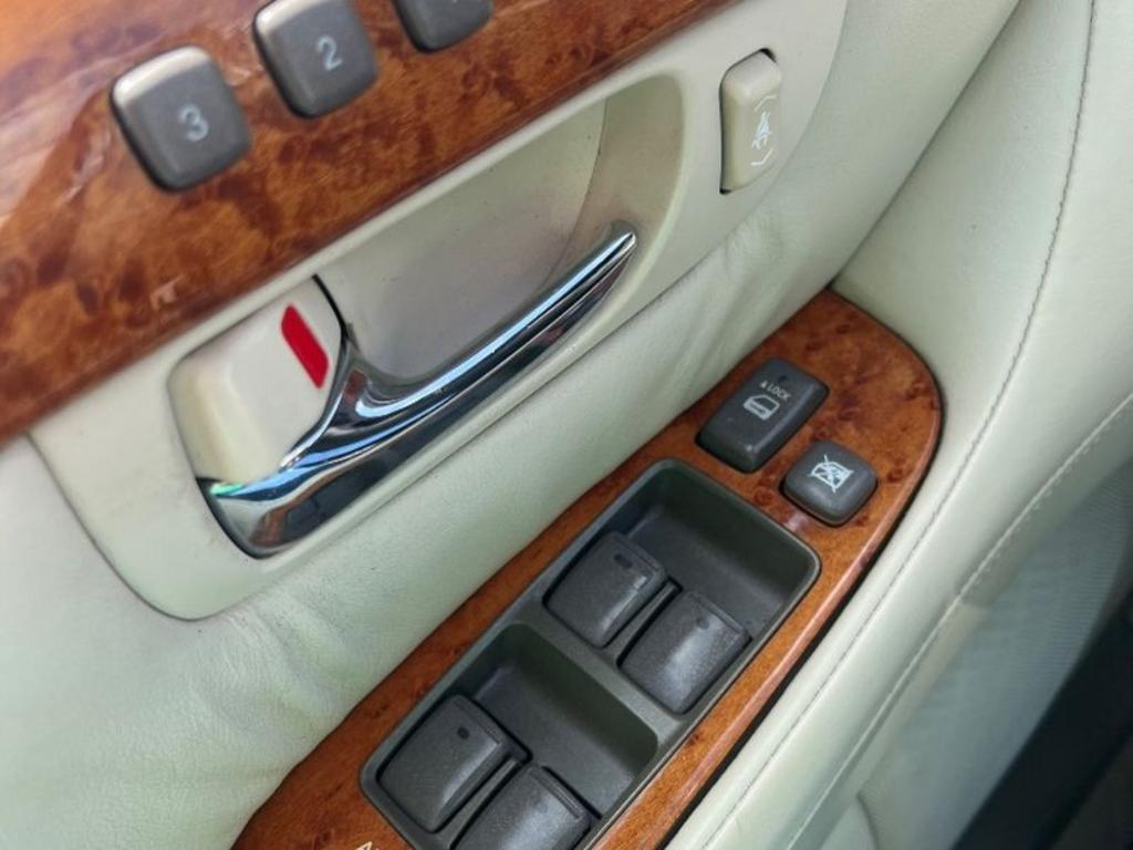 2006 Lexus LS